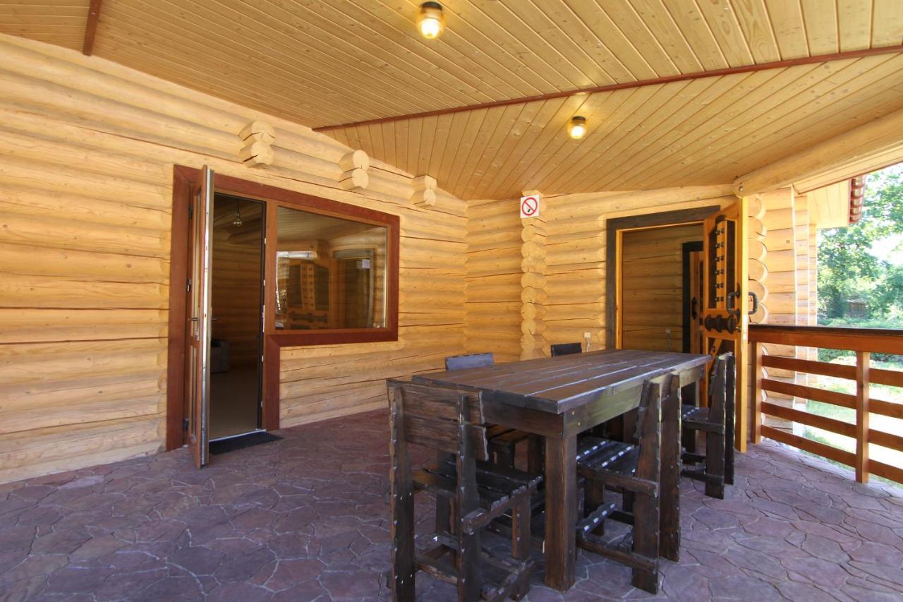 Загородный Комплекс Fort Pirnov Park Pirnove Dış mekan fotoğraf