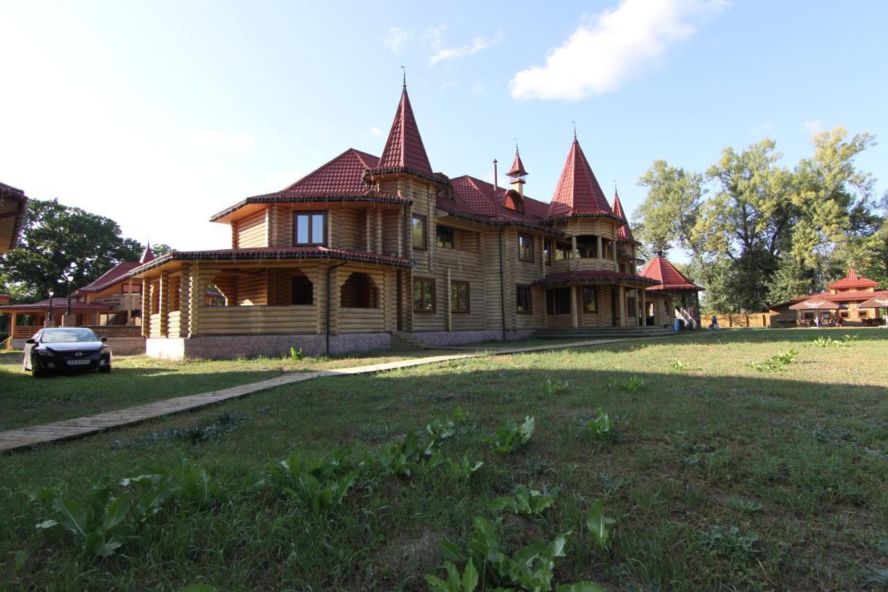 Загородный Комплекс Fort Pirnov Park Pirnove Dış mekan fotoğraf