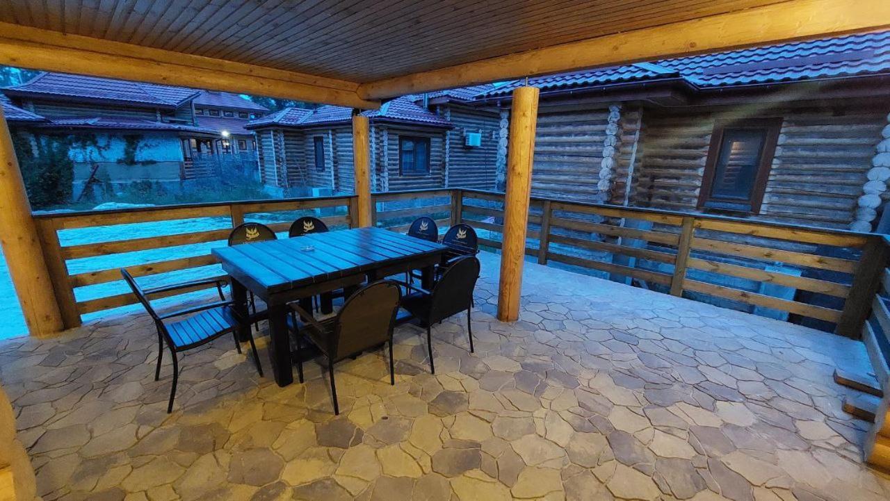 Загородный Комплекс Fort Pirnov Park Bed & Breakfast Pirnove Dış mekan fotoğraf